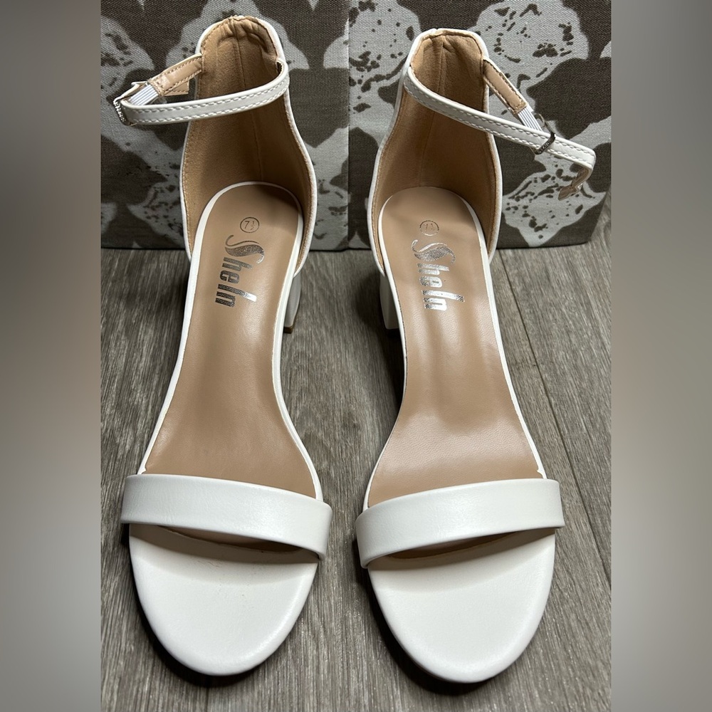 Sheln Cream Ankle Strap Heels, Women’s Shoes, Size 7.5